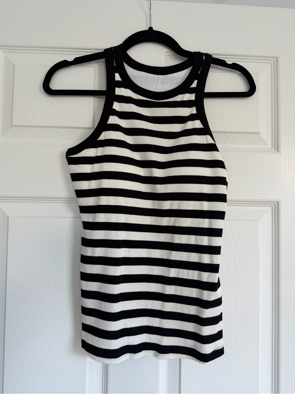 Stripe padded tank m nwot